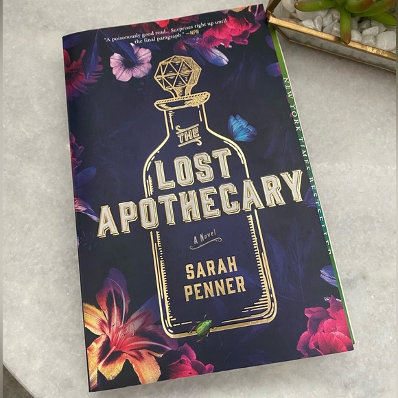 ✨The Lost Apothecary - Paperback - Picture 1 of 4